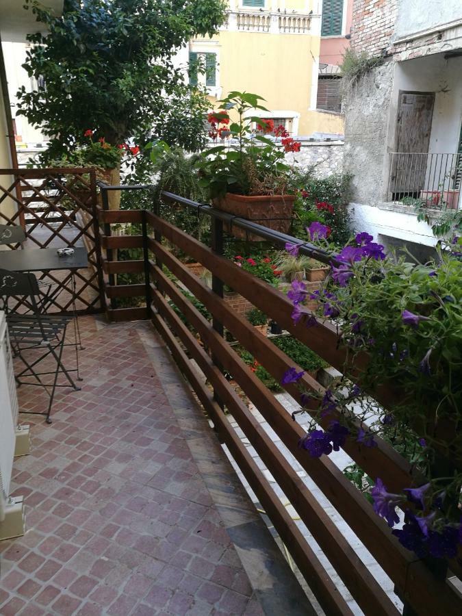 Casa Vacanze Carrara Exteriér fotografie